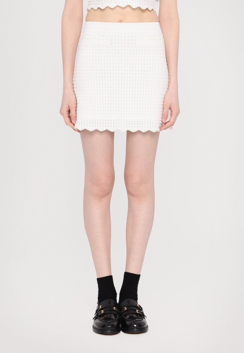 sandro JUPE MAILLE MINI POINT FANTAISIE - Mini skirt - blanc