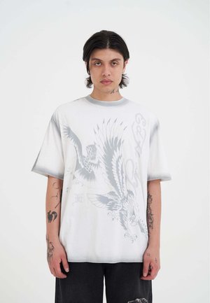 EAGLES IN ATTACK DYED SEAMS RELAXED  - T-shirts print - white
