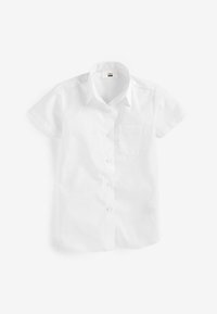 Chemise blanche à manches courtes en coton, avec un devant boutonné, une poche poitrine et un col pointu.
