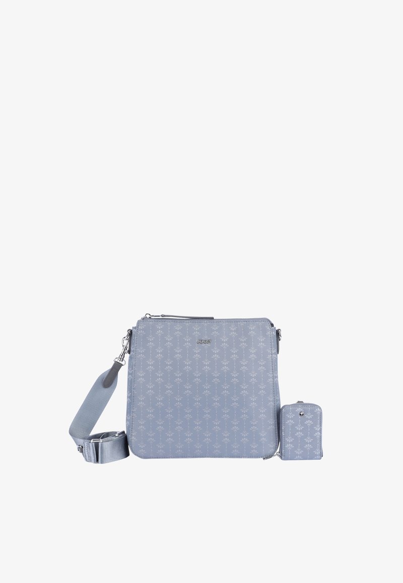 Borsa a tracolla grigia chiara realizzata in materiale testurizzato, con un motivo floreale, chiusura con zip e tracolla regolabile. Include una piccola pochette abbinata.