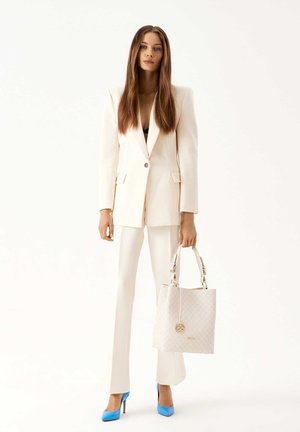 VICTORIA - Handtasche - off white