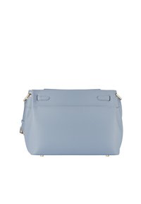 Borsa a mano in pelle azzurro chiaro con una forma strutturata, dotata di hardware dorato, texture sottile e due manici superiori. Nessun abbellimento visibile.