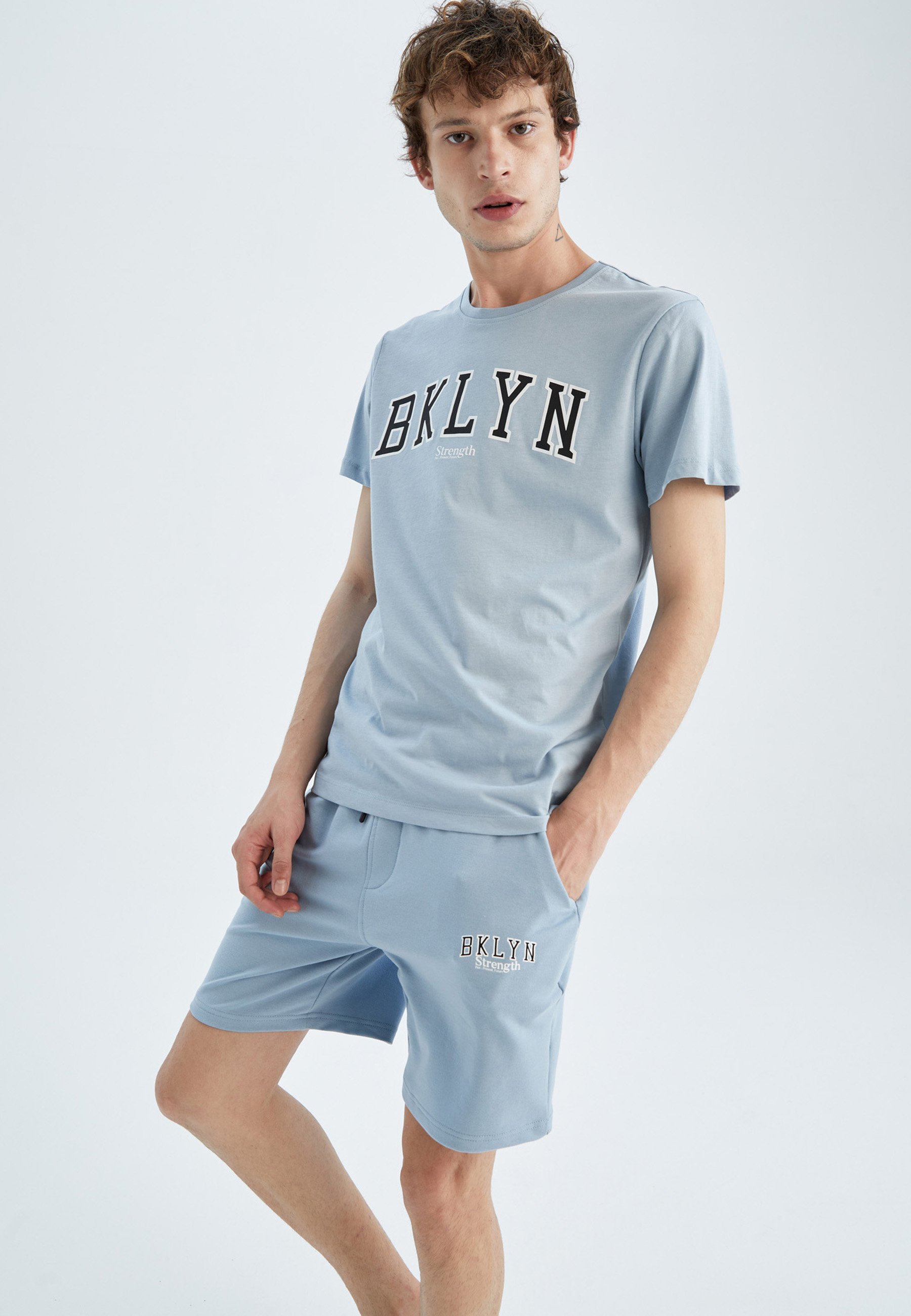 DeFacto LONG MUSCLE FIT - T-shirt basic - grey/grigio