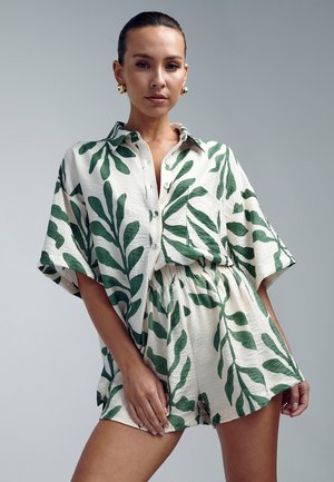ST MRLO KADY - Kratke hlače - sage green leaf