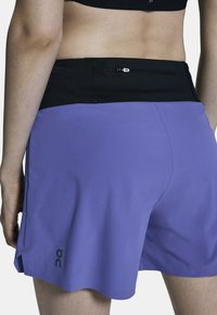 On RUNNING - Športové šortky - iris