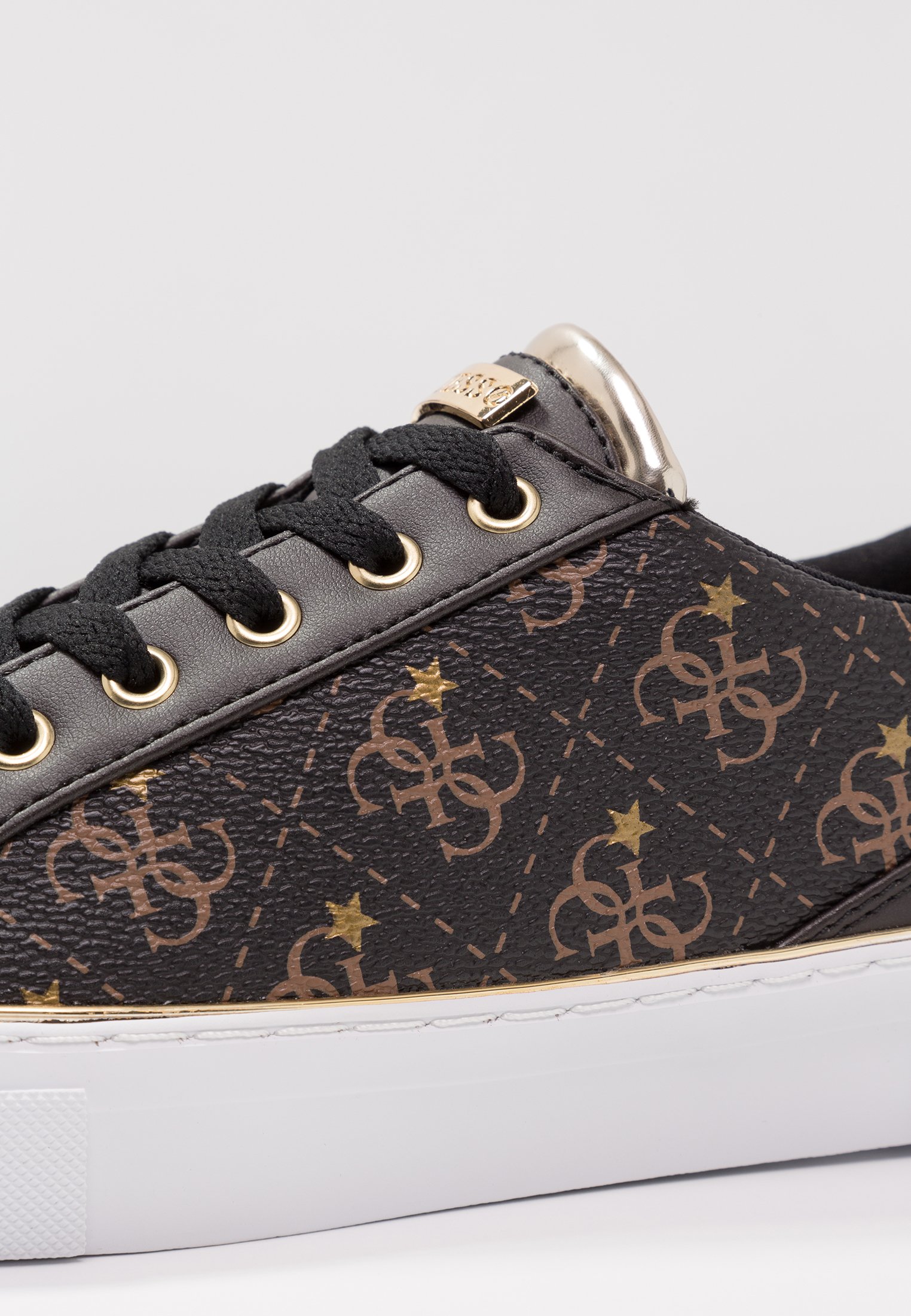 guess grooved sneakers