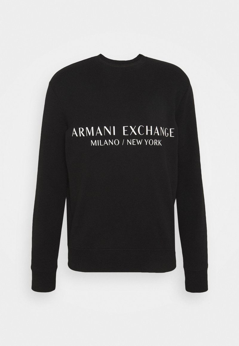 Felpa nera con colletto a giro, maniche lunghe e polsini a costine. Presenta testo bianco: "ARMANI EXCHANGE MILANO / NEW YORK" centrato sul davanti.