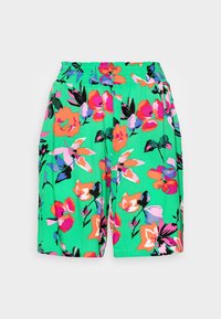 Shorts fleuris en tissu léger, avec une base verte ornée de motifs de fleurs roses, oranges et violettes, et une taille élastique.
