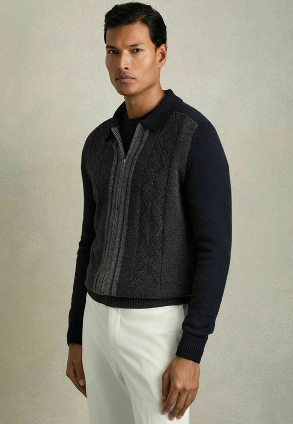 REGULAR FIT-TENNANT COLOURBLOCK ZIP THROUGH  - Strickjacke