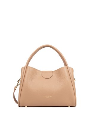 Sac à main en cuir beige texturé avec poignées courbées, bandoulière amovible et logo discret de la marque en or au centre avant.