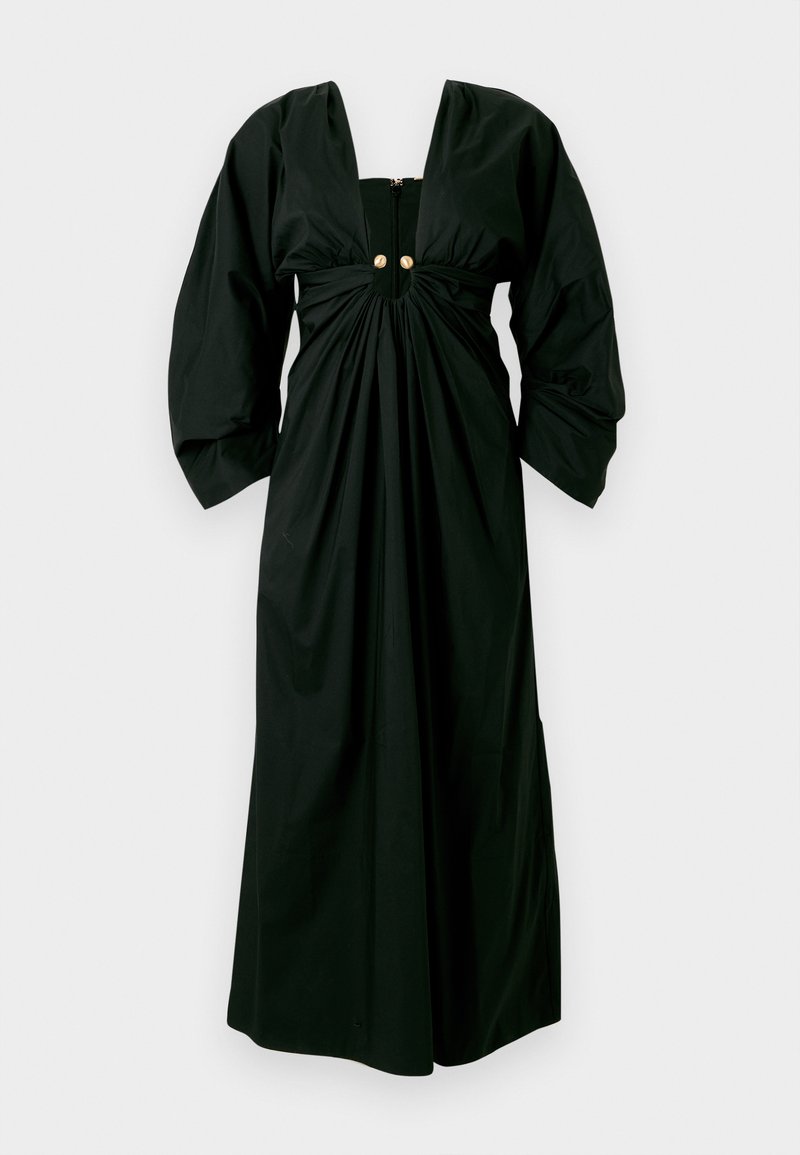 Abito nero con scollatura a V profonda, corpino arricciato e maniche voluminose. Presenta una zip sul retro e due bottoni color oro sul davanti.