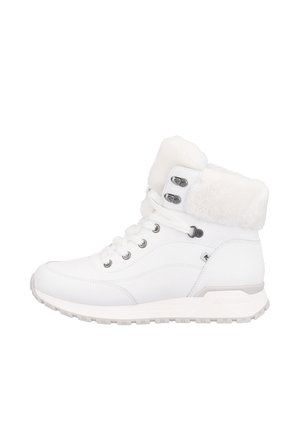 Witte enkellaarzen met een fluffe kraag, soepel leren bovenkant, ronde neus en metalen accenten. Voorzien van een vetersluiting en een gestructureerde zool.
