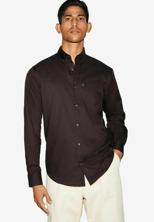 Next BUTTON DOWN OXFORD FIT - REGULAR FIT - Vapaa-ajan kauluspaita - chocolate brown