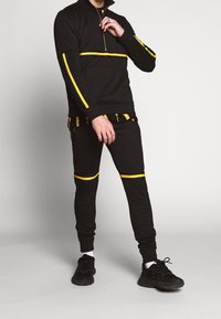 Criminal Damage Sudadera - black