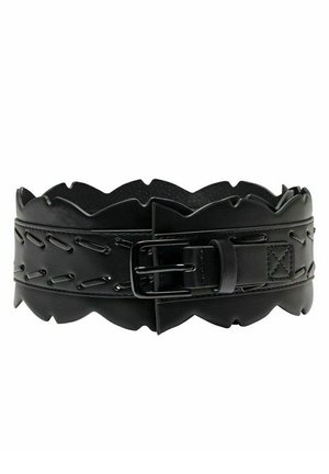 Ceinture large en cuir noir avec bords festonnés, coutures décoratives et boucle métallique rectangulaire.