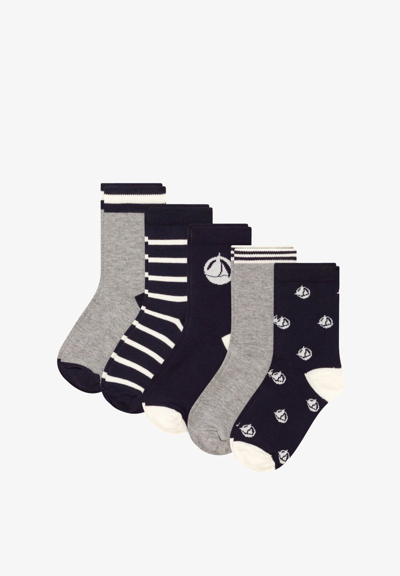 Cinco pares de meias de algodão em tons de cinza e azul-marinho, com designs listrados e estampados, e punhos sólidos e contrastantes.