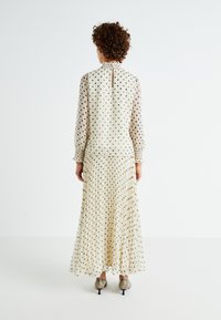 Thumbnail Image 4