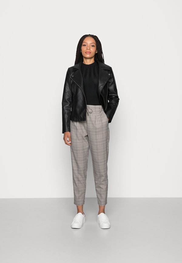 ONLPOPTRASH EASY THINK - Chinos3