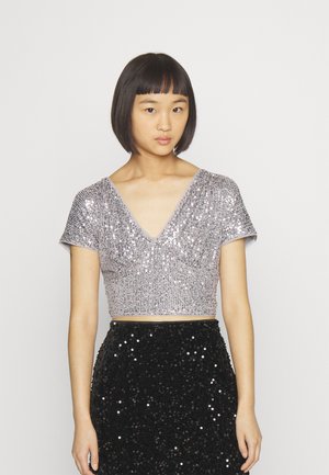 ONLY Petite ONLANA - Μπλουζάκι με στάμπα - silver
