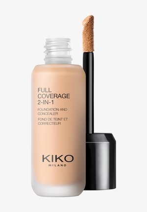 Flacon de fond de teint et correcteur 2-en-1 à couvrance totale de KIKO Milano avec applicateur, montrant un produit liquide beige.