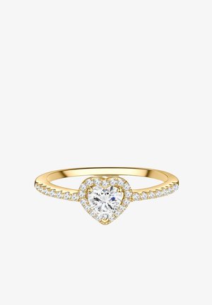 Goldener Ring mit einem herzförmigen Mittelstein aus Diamant, umgeben von kleinen Diamanten am Ringband.