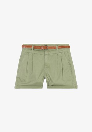Khakifarbenene Shorts aus leichtem Material mit einem geflochtenen braunen Gürtel, ausgestattet mit Falten und umgeschlagenen Säumen für einen maßgeschneiderten Look.