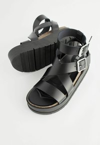 Next ULTRA CHUNKY REGULAR FIT - Bokapántos szandálok - black