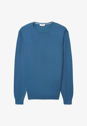 Blauer, gestrickter Pullover mit rundem Ausschnitt, langen Ärmeln und gerippten Bündchen. Der Stoff hat eine glatte Textur und ein gleichmäßiges Oberflächenmuster.