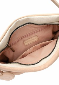 Emily & Noah Handbag - pink salt