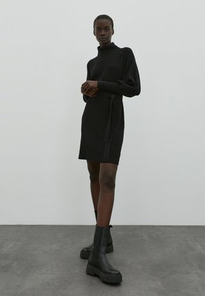 EDITED MALENE - Strickkleid - schwarz