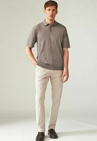 Next SHORT SLEEVE - REGULAR FIT - Pólóing - grey brown