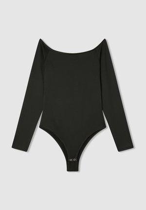 Czarny body z długim rękawem, z dekoltem off-the-shoulder, gładką teksturą i zapięciem na napy na dole.