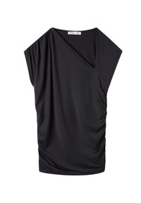 Blusa nera drappeggiata con maniche corte, caratterizzata da un collo incrociato e dettagli arricciati sui lati, realizzata in un tessuto morbido e elasticizzato.