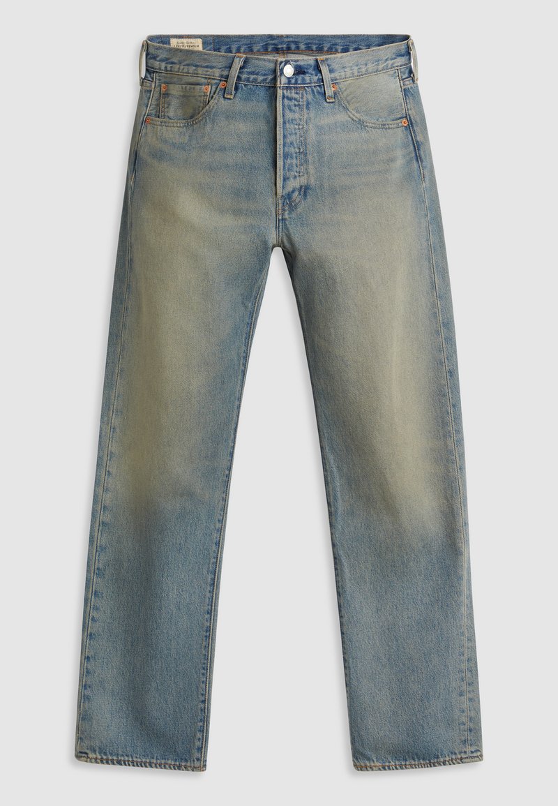 Hellblaue Jeans aus Denim mit geradem Schnitt, versehen mit einer verwaschenen Optik, metallischem Knopfverschluss und orangefarbenen Nähakzenten an den Taschen.