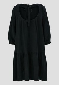 Černé šaty s kulatým výstřihem a detailem na zavazování na zádech. Mají nabrané rukávy a vrstvený lem, vyrobené z měkkého textilu.