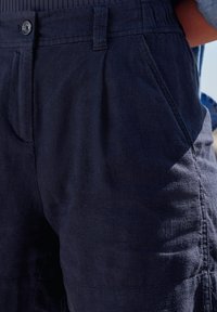 Next PETITE - Pantaloni scurți - navy blue