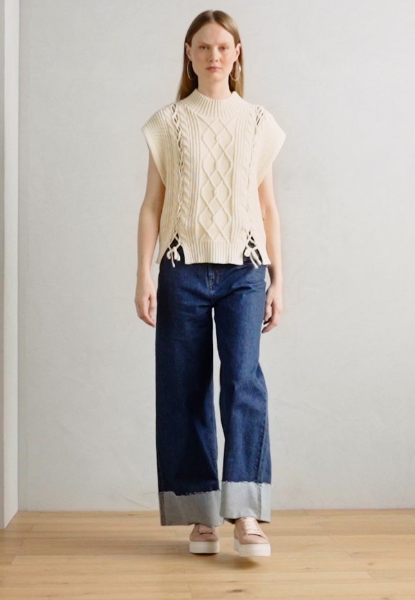 FIX - Trainers - rosa nude3