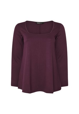 Top lungo bordeaux con scollatura quadrata, realizzato in tessuto morbido, caratterizzato da una vestibilità rilassata e cuciture minime per il comfort.