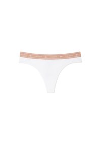 Tanga blanca de tela suave y elástica. Presenta una cinturilla de color naranja claro con la impresión en blanco de "LACOSTE". Diseño minimalista.