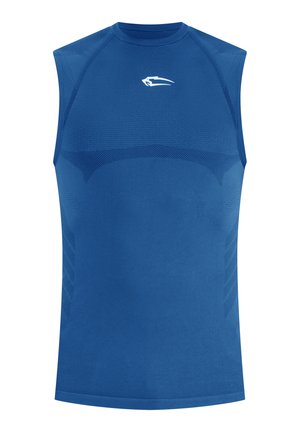 Camiseta atlética sin mangas azul con paneles de malla texturizada y pequeño logotipo blanco en el centro del pecho.