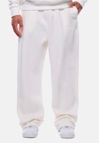 Dropsize OPEN LEG - Joggebukse - creamwhite