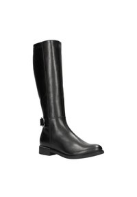 Stivali neri in pelle fino al ginocchio con punta arrotondata, texture liscia e piccolo dettaglio con fibbia argento alla caviglia. Dotati di tacco basso.