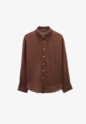 Brązowa, długosleeve koszula z teksturowanej tkaniny, z przodem na guziki, kołnierzykiem i zaokrąglonym dołem z akcentami w postaci guzików.