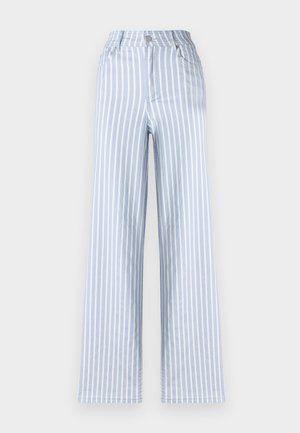 Lyseblå vidde bukser med lodrette hvide striber, lavet af bomuld. Har høj talje, fire lommer og knaplukning.