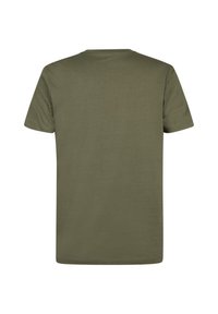 Polo din bumbac, de culoare verde măsliniu, cu mânecă scurtă. Are un design simplu, cu guler rotund și fără modele sau accente vizibile.