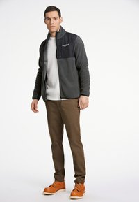 Lindbergh CONTRAST QUALITY - Forro polar - dk army