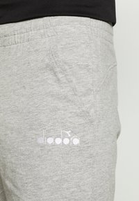 Diadora Urheilushortsit - light grey