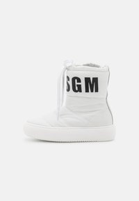 Selecionado, white
