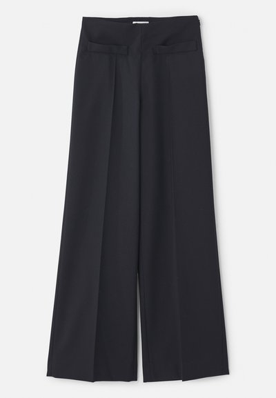 Black wide-leg trousers with pleated front, two side pockets, and a smooth, textured fabric. Clean lines and tailored fit.
