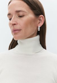 DAY Birger et Mikkelsen SIERRA mleczny